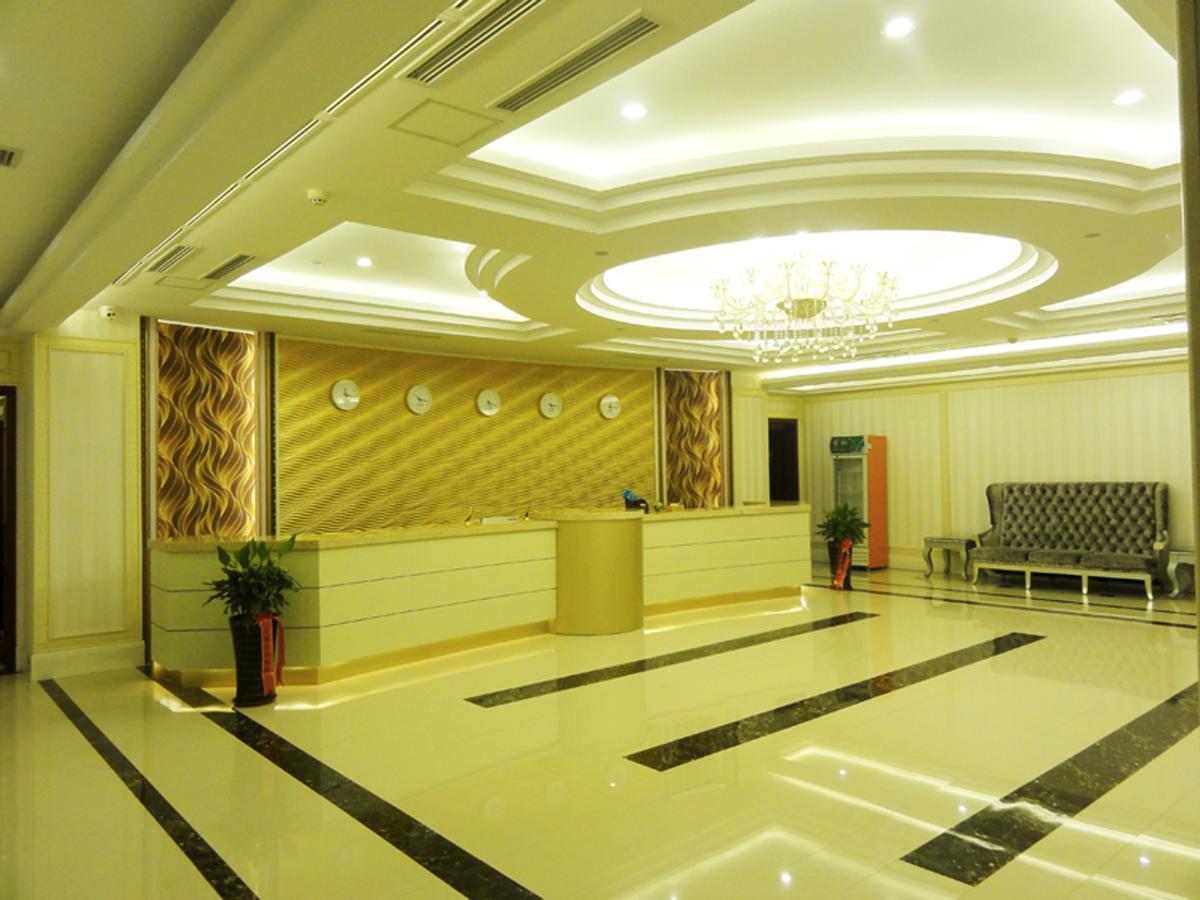Qingdao Hua Qi Kaiserdom Hotel Exteriör bild
